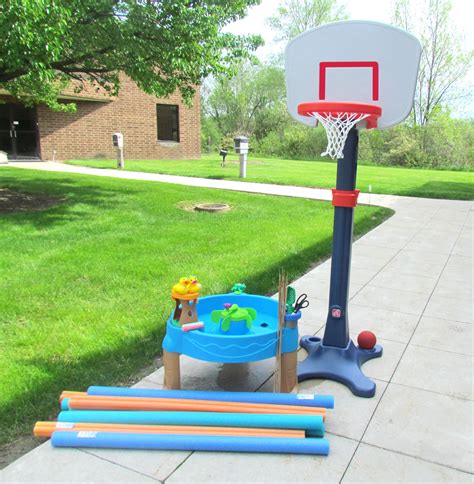 We have stuff around the yard and inside the house that we can replicate spartan obstacles in a simple, fun way. Backyard Obstacle Course - Step2 Blog
