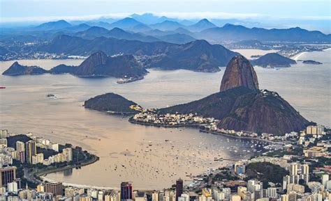 Places such as the copacabana palace, the museum of modern art, the municipal theater, the museum of tomorrow and the with our flights to río de janeiro, you will land in the city of unexpected and fascinating combinations. Tres razones para viajar a Río de Janeiro | Conocedores ...