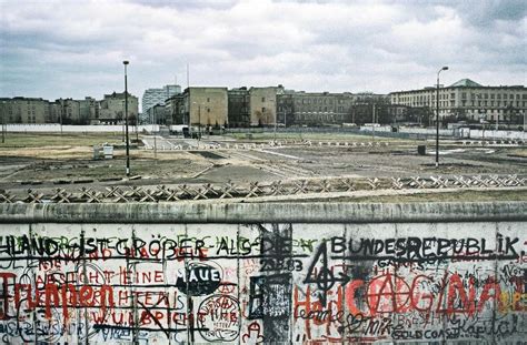 Ans Apr S La Chute Du Mur De Berlin Ceux Qui Ont Grandi En Rda