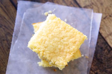 Light and healthy cornbread (102 calories | 3 3 3 today i'm sharing a collection of light and healthy corn bread recipes perfect for weight watchers. Quick + easy sweet Jiffy cornbread recipe everyone will ...