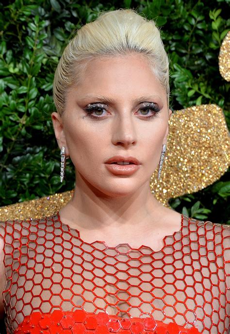 19 Lady Gaga Beauty Moments That Prove She Ll Look Incredible At Super Bowl Li — Photos