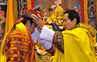 Bhutan king n queen slidshow, by ang kami sherpa from ny. Bhutan crowns a new King - Photos - The Big Picture ...