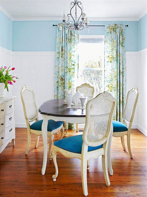 Most of the following designer tricks can be applied to any room: How to Make a Small Dining Room look Bigger