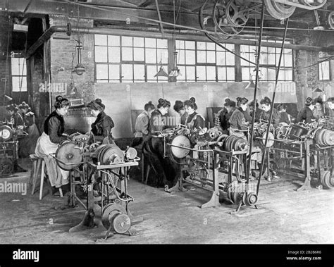 Women Factory Workers 1900s Hi Res Stock Photography And Images Alamy