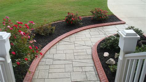 Always affordable and at once both decorative and functional, concrete garden edging effectively defines garden beds, tree surrounds, and driveway curbs, their versatility enabling you to match any landscape contour.perhaps most appealing of all is. Landscape Edging Concrete — Npnurseries Home Design : Landscape Edging Ideas For Your Stylish Garden