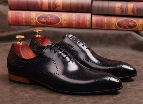 Handmade Dress Shoes Men Genuine Leather Pointed Toes Carved Brogue