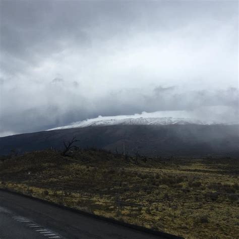 Hawaiis Snow Covered Volcanoes Stunning Snow Blanketed Hawaii