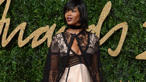 Pflegeprodukte für jede haut die richtige pflege sollte individuell auf dich und die bedürfnisse deiner haut abgestimmt sein. Hüfte kaputt: Naomi Campbell muss operiert werden ...