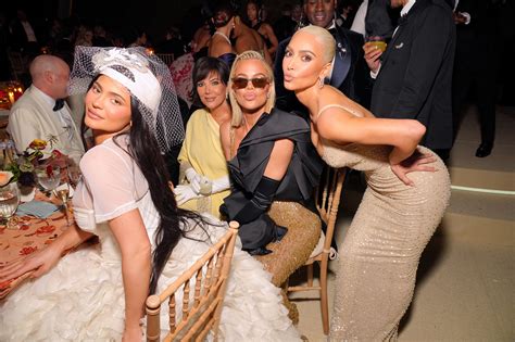Kylie Jenner Explains Why She Wore A Wedding Dress To Met Gala 2022 I Know All News