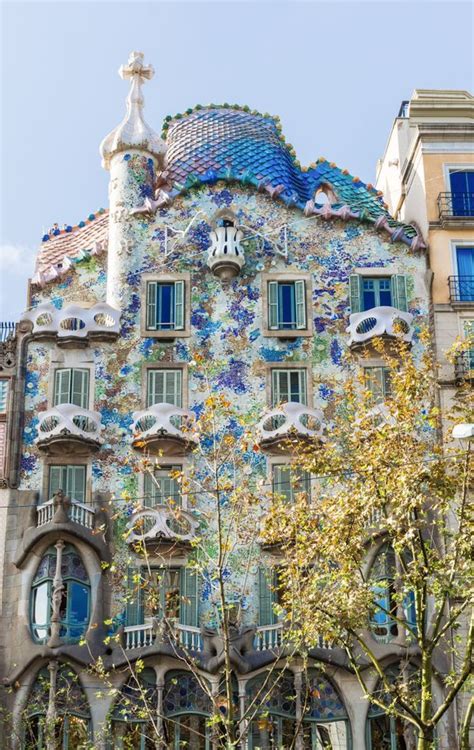 10 Must Visit Gaudí Buildings In Barcelonapinterest Theculturetrip