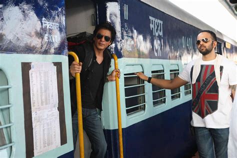 Srk And Rs Waiting For The Chennai Express To Take Off Chennai Express Shahrukh Khan Rohit