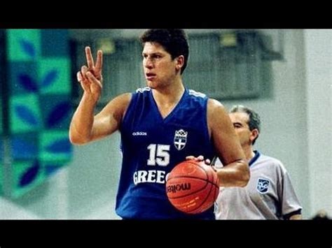 Στο γενικό νοσοκομείου σύρου μεταφέρθηκε έκτακτα ο πρώην μπασκεμπολίστας φάνης. ΦΑΝΗΣ ΧΡΙΣΤΟΔΟΥΛΟΥ (Μπέμπης) - YouTube