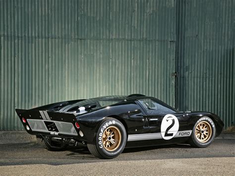 The swiss ferrari gtb of spoerry/steinemann was the first gt home, coming 11th, nine laps ahead of the french 911. Ford GT40. Le Mans' winner (1966-1969). AKA Ferrari killer! http://www.queautocompro.com/top-10 ...