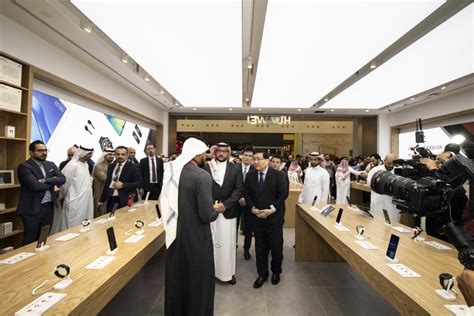 Huawei Opens First Flagship Store In Saudi Arabia Cxo Insight Middle East