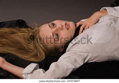 Zdjęcie Stockowe „crime Scene Strangled Girl Lying On” 64453807 Shutterstock