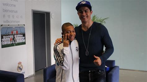Comparisons between mbappe and cristiano ronaldo were inevitable on social media, especially as the portuguese forward enjoyed so much success over barcelona in years gone by. Mbappé-Ronaldo : quand l'ado s'apprête à recroiser son ...