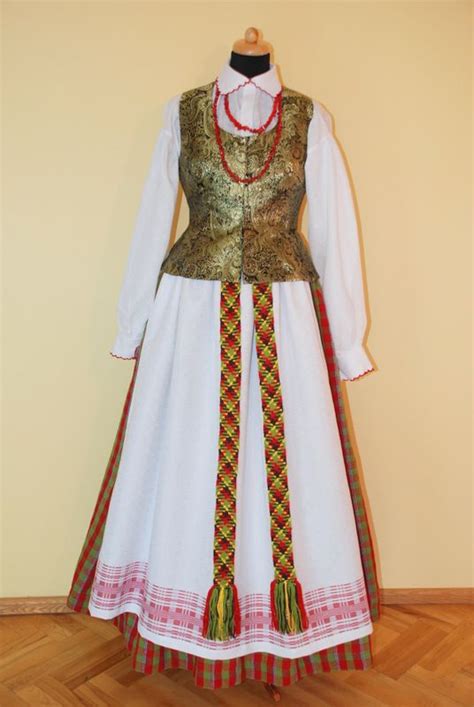 tautiniai kostiumai lithuanian clothing european dress folk clothing