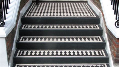 Galimgtraditional Victorian Tiled Steps 3