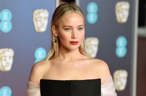 Jennifer Lawrence Defends Herself Says She Wasnt Being Rude At