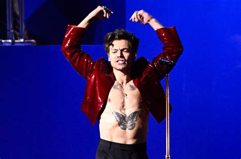 Harry Styles Performs ‘as It Was Without A Hitch At 2023 Brit Awards