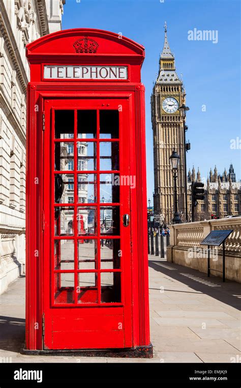 Eine Ikonische Rote Telefonzelle Mit Big Ben In London Im Hintergrund