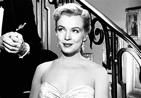 Gif Marilyn Monroe In All About Eve Marilyn Monroe Facts