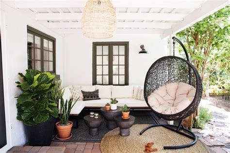 Grassless Backyard Ideas That Are Perfect For Busy People