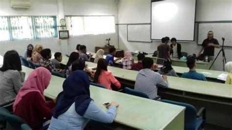 Endingnya itu dapet gelar ahli. Bisakah Kerja di Bank Sambil Kuliah - AKUNTANSIKU.COM 2020