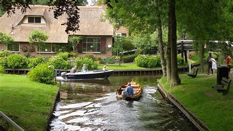 Founded in 1935, holland has been a leader in progressive and comprehensive solutions spanning the rail industry for 85 years. There Are Almost No Roads in Giethoorn, Holland, Just ...