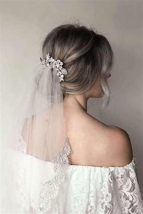 20 Short Bridal Hair With Veil Fashion Style