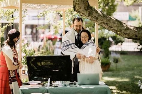 how these couples solved the pandemic jewish wedding dilemma to wed or wait the forward