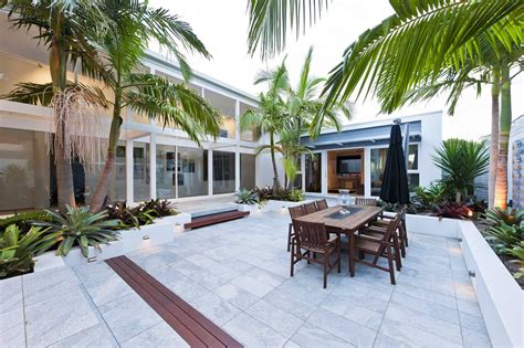 Stunning Sunken Courtyard Design For Coastal Oasis Sustainable