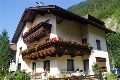 Read more than 100 reviews and choose a room with planetofhotels.com. Haus Josef online buchen in Mayrhofen