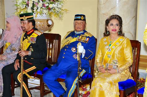 Cik puan nuyyul abdullah is on facebook. Kee Hua Chee Live!: THE CORONATION OF HIS ROYAL HIGHNESS ...