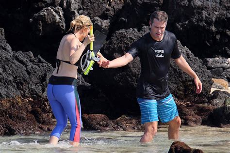 Megyn Kelly Snorkels In A Bikini While On Vacation In Hawaii