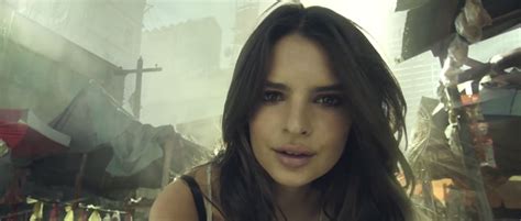 Emily Ratajkowski Protagoniza Nuevo Trailer De Call Of Duty Advanced