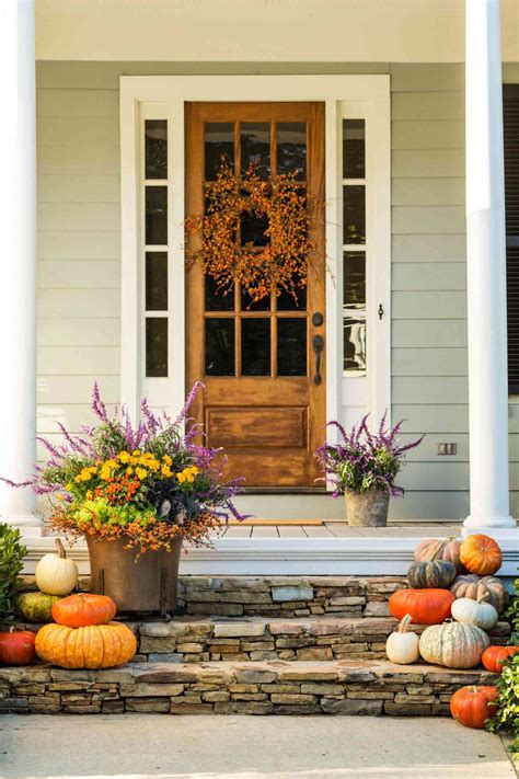 25 Festive Fall Front Porch Decorating Ideas