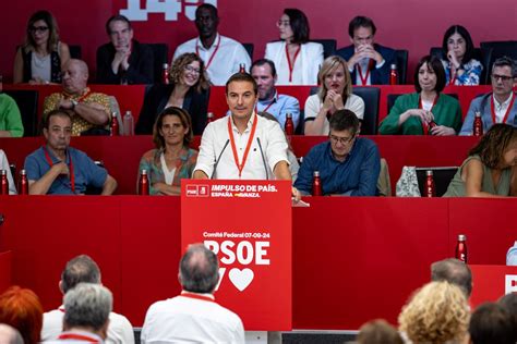 Lobato niega que Moncloa y el PSOE filtraran la confesión del novio de