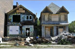 Detroits 8 Mile Ghetto Ruins Detroit In 2019 House Styles Detroit