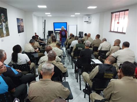 Guardas Municipais Participam De Roda De Conversa No Instituto Pretos Novos Prefeitura Da