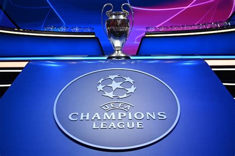 Champions League La Uefa Sposta La Finale Da San Pietroburgo A Parigi