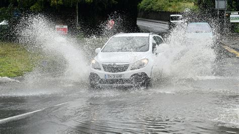 How to drive safely in heavy rain - SuperUnleaded.com