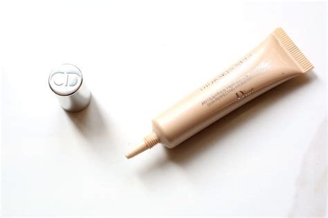 Diorskin Nude Skin Perfecting Hydrating Concealer Review Swatch