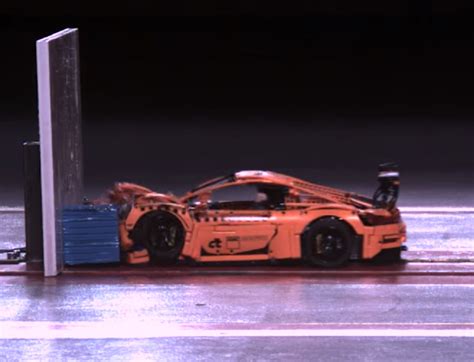 El Porsche 911 Gt3 Rs De Lego Se Enfrenta A Un Crash Test
