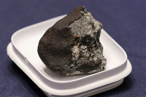 The Meteorite Hunters Who Trade In Precious Space Debris Gizmodo Uk