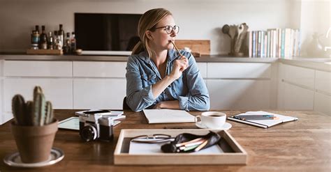 If you want to be successful in a creative field like design or marketing, you need to know how to set goals and find the discipline to reach them all on your own. 6 Strategies to Hold Yourself Accountable to Your Goals