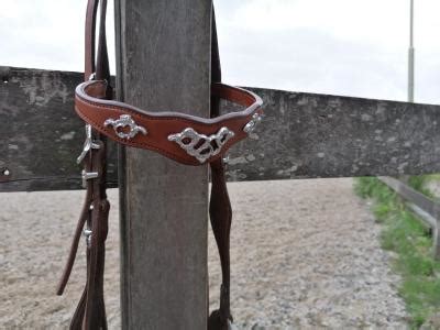 07476 / 94 99 400 | reiten@loesdau.de 1) gültig vom 06.08. Tekoop Bruin barok sidepull hoofdstel maat full | Bokt.nl