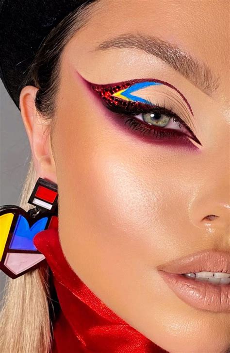 20 Cool Makeup Looks And Ideas For 2021 Abstract Makeup Looks