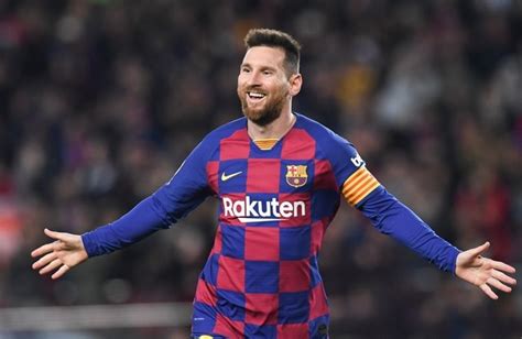 ljoˈnel anˈdɾez ˈmesi ( слушать); Lionel Messi scores for Barcelona, a new Champions League ...