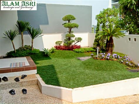 Selain jenis pagar yang beraneka ragam. Desain Taman Minimalis Depan Rumah Surabaya